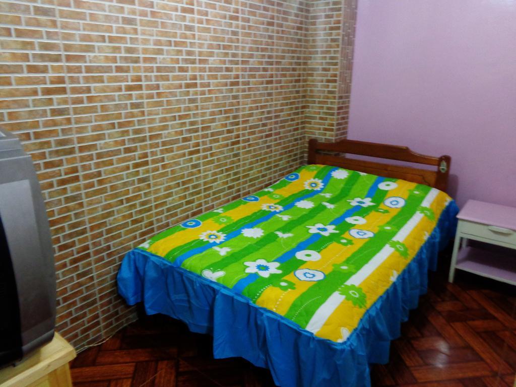 Hostal Yumbo Imperial Quito Room photo