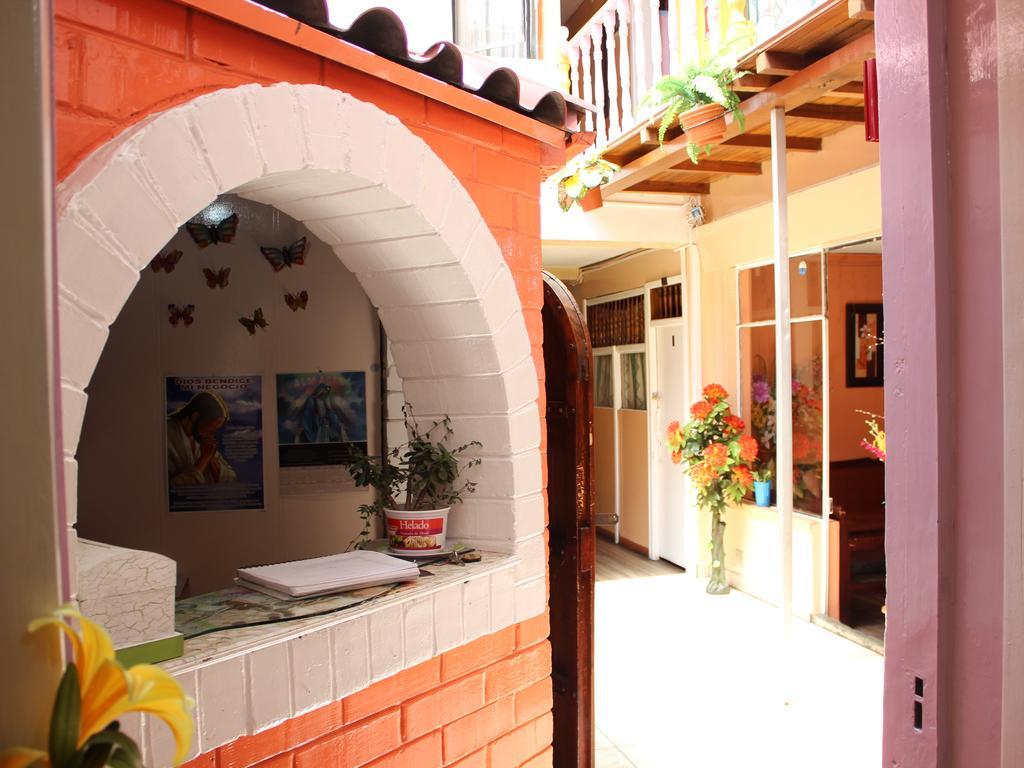 Hostal Yumbo Imperial Quito Exterior photo